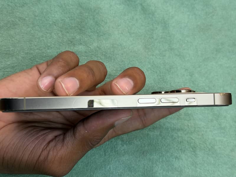 Apple iPhone 14 Pro 1