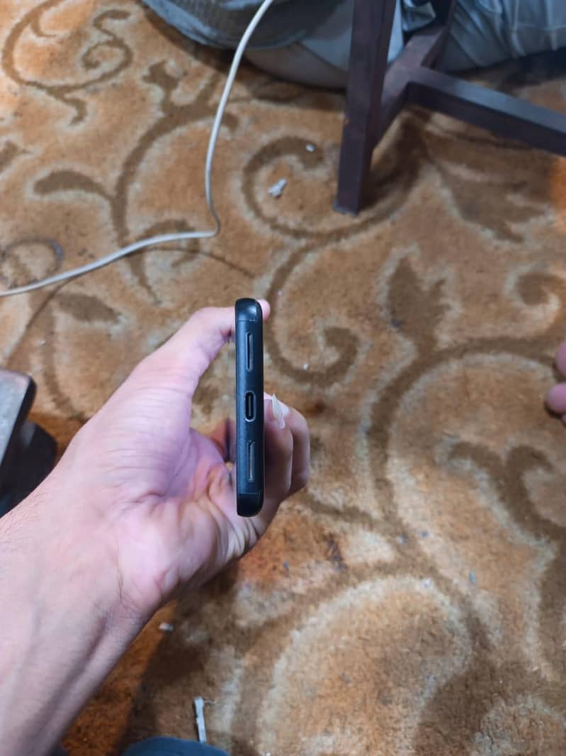 Google pixel 8 4