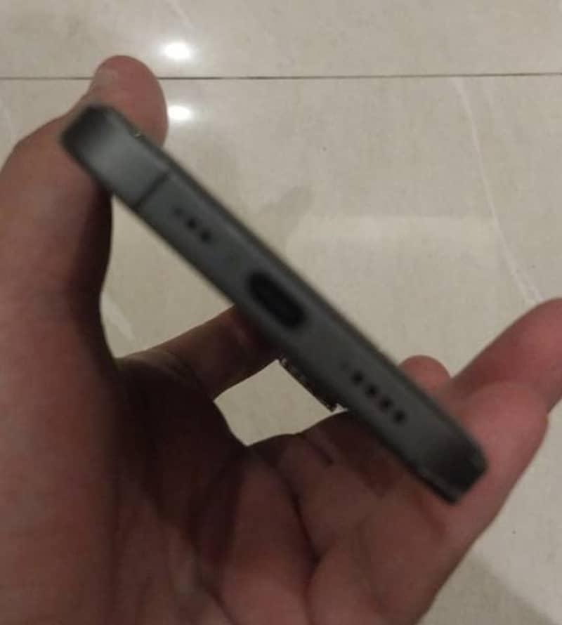 Apple iPhone 17 4