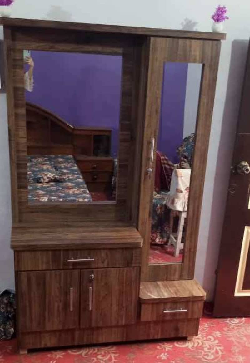 Dressing table 4