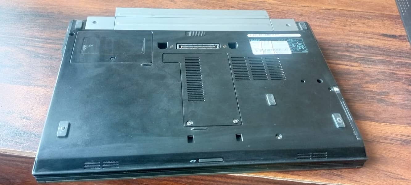 DELL Latitude E4310 1