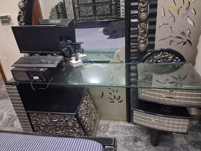 King Size Wooden Bed & Dresser – Excellent Condition, Used Only 1 Yea