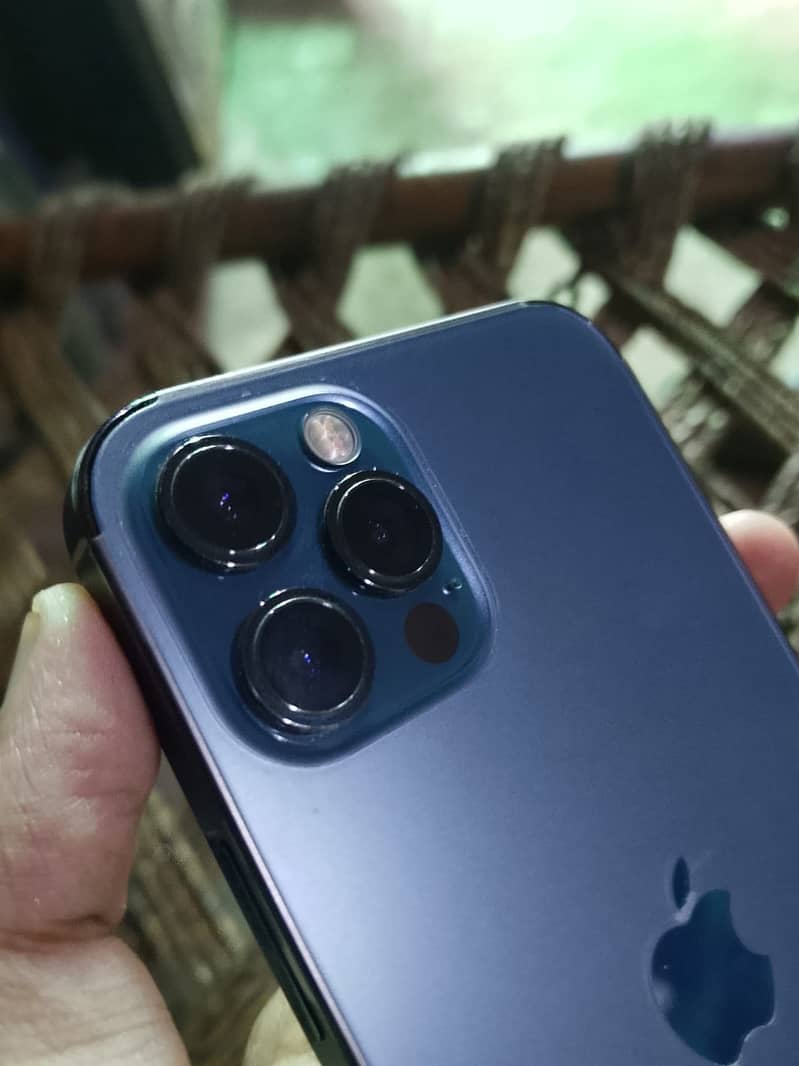 Apple iPhone 12 Pro 1