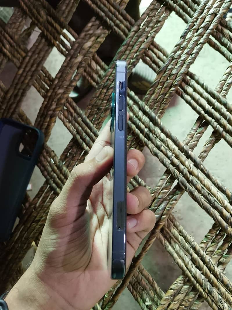 Apple iPhone 12 Pro 2