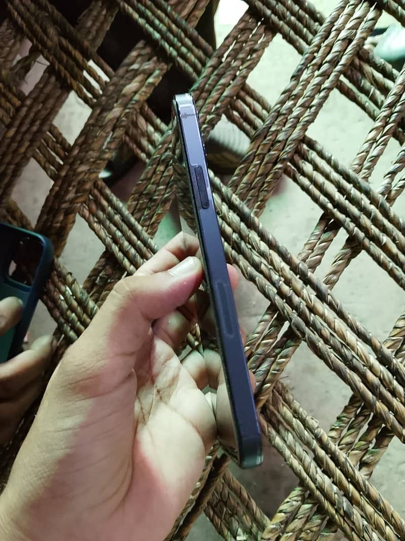 Apple iPhone 12 Pro 3