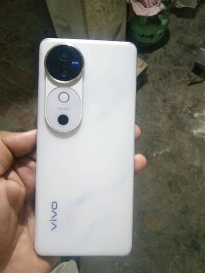 Vivo V40