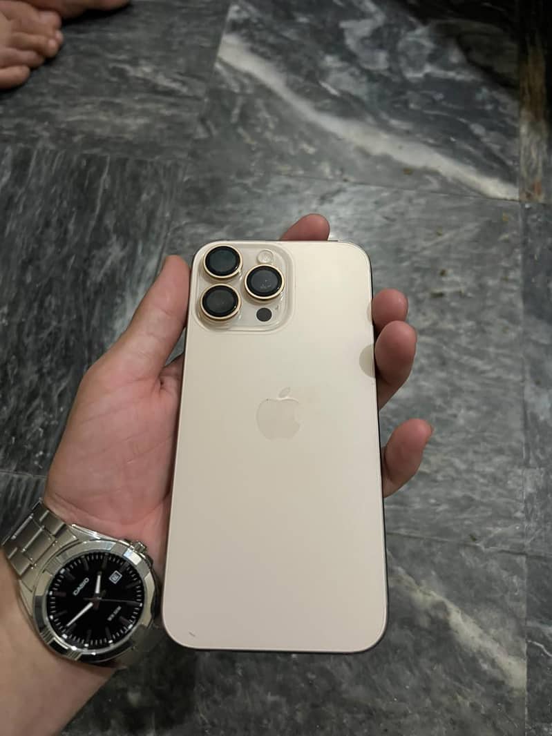 Apple iPhone 16 Pro Max 6