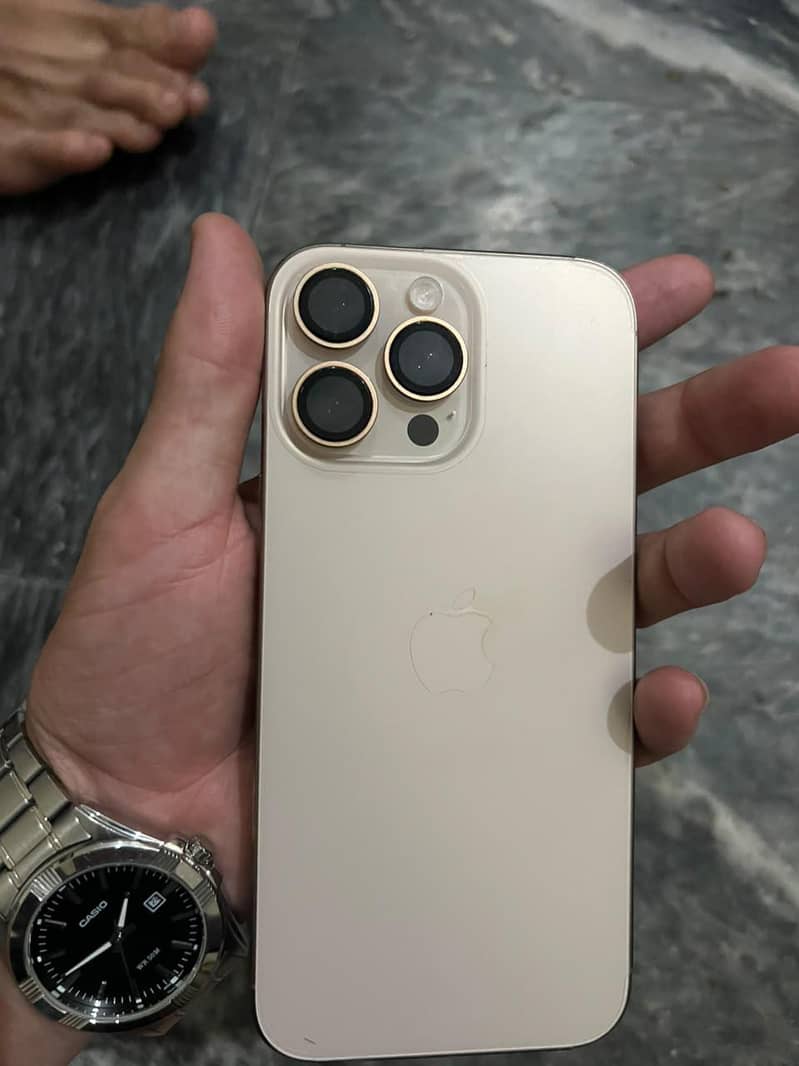 Apple iPhone 16 Pro Max 8