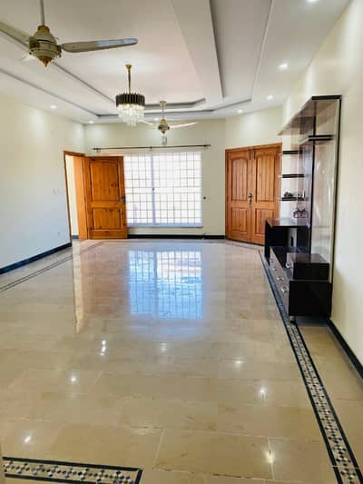 1 Kanal Villa Lower portion Available for Rent in G-15