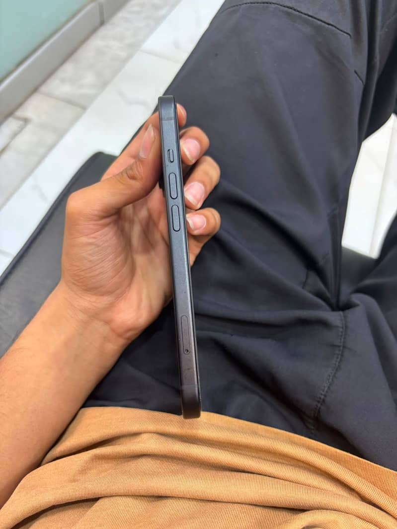Apple iPhone 15 2