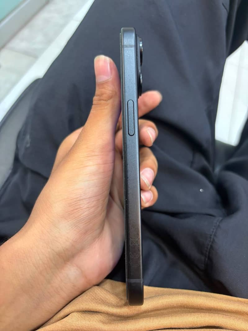 Apple iPhone 15 5