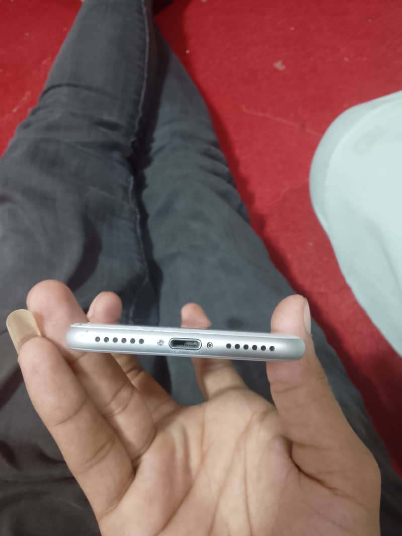 Apple iPhone 8 7