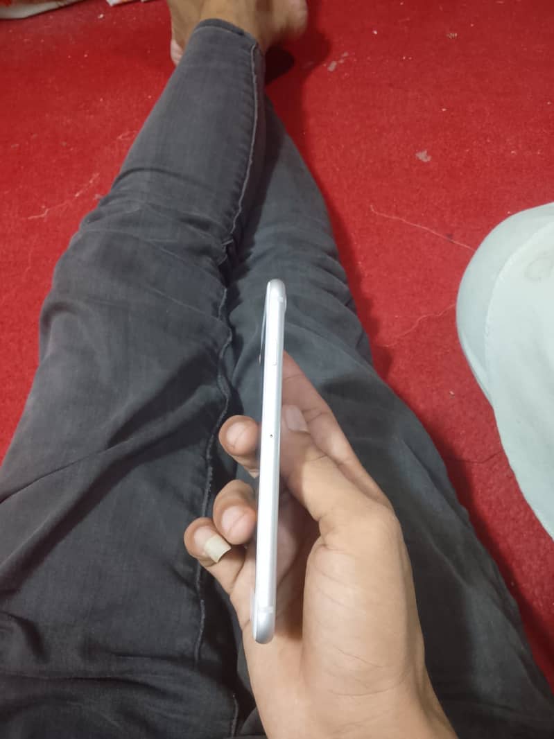 Apple iPhone 8 10