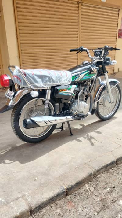 Honda CG-125. . . {2023} 10th Month Karachi Number. . . . . 0303/0255582