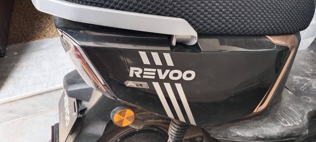 Revoo A12,22 months warranty still available 1140 km driven 1