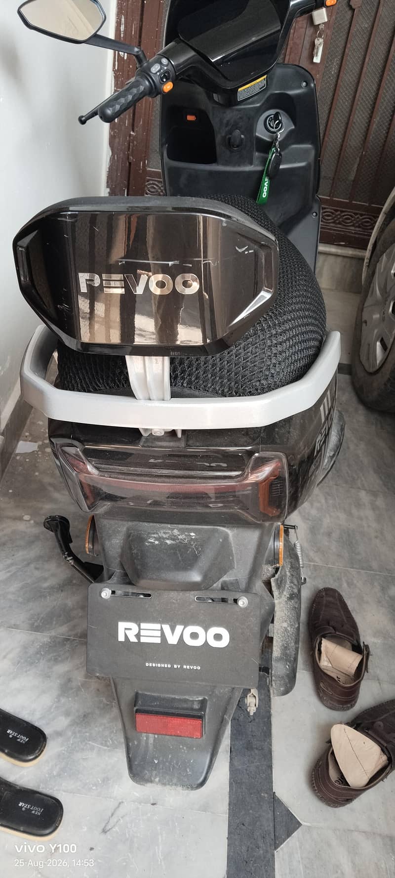 Revoo A12,22 months warranty still available 1140 km driven 2