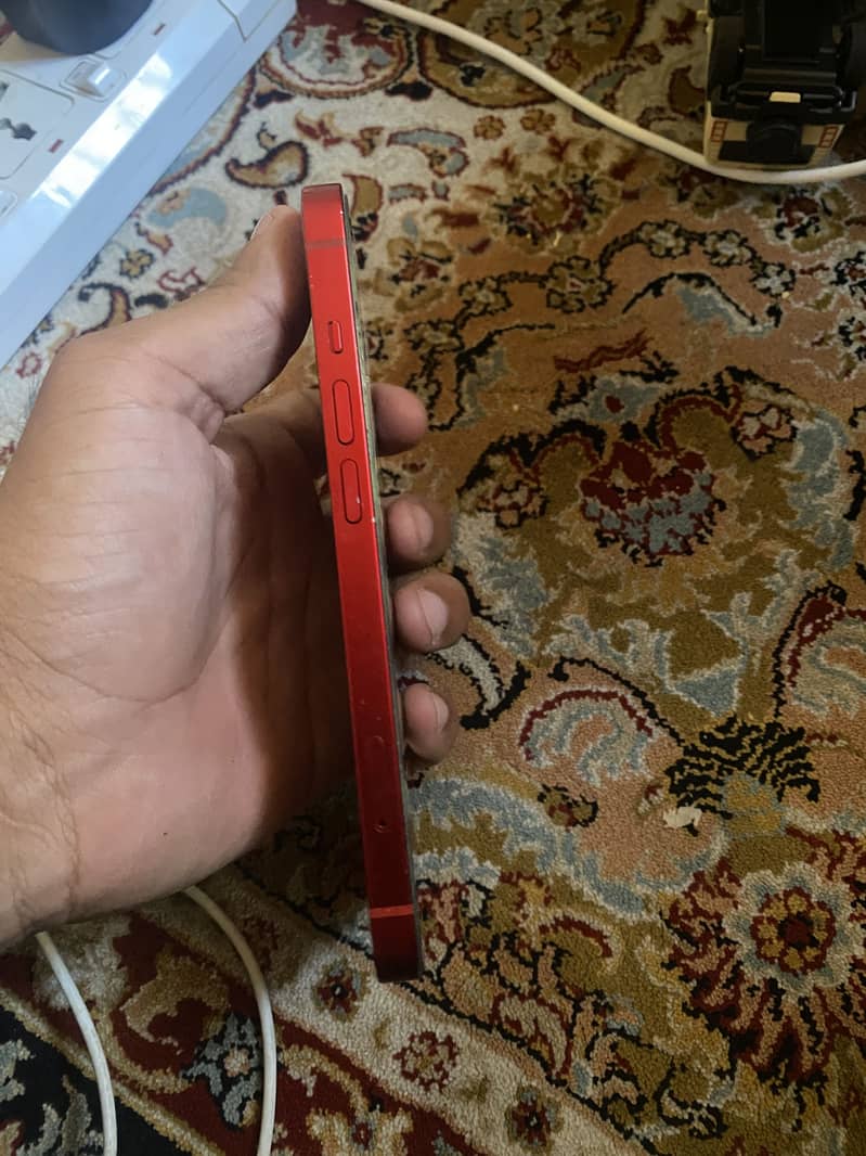 Apple iPhone 13 4