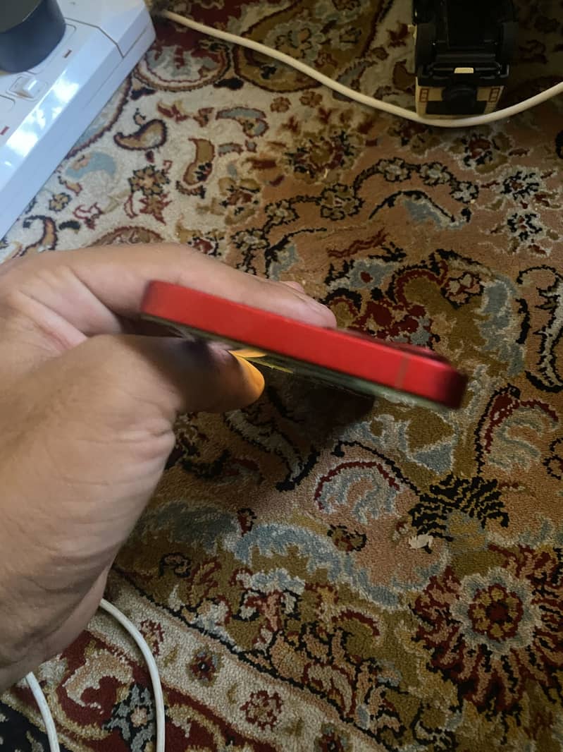 Apple iPhone 13 5