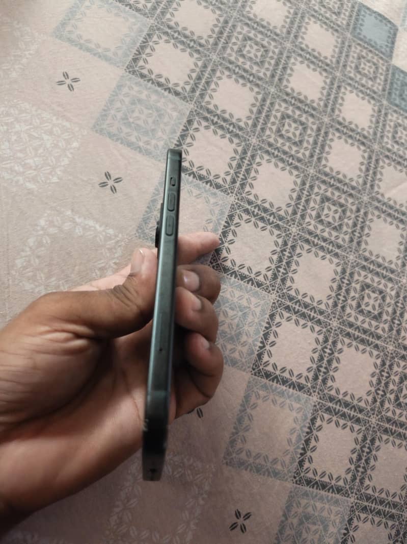 Apple iPhone 15 2