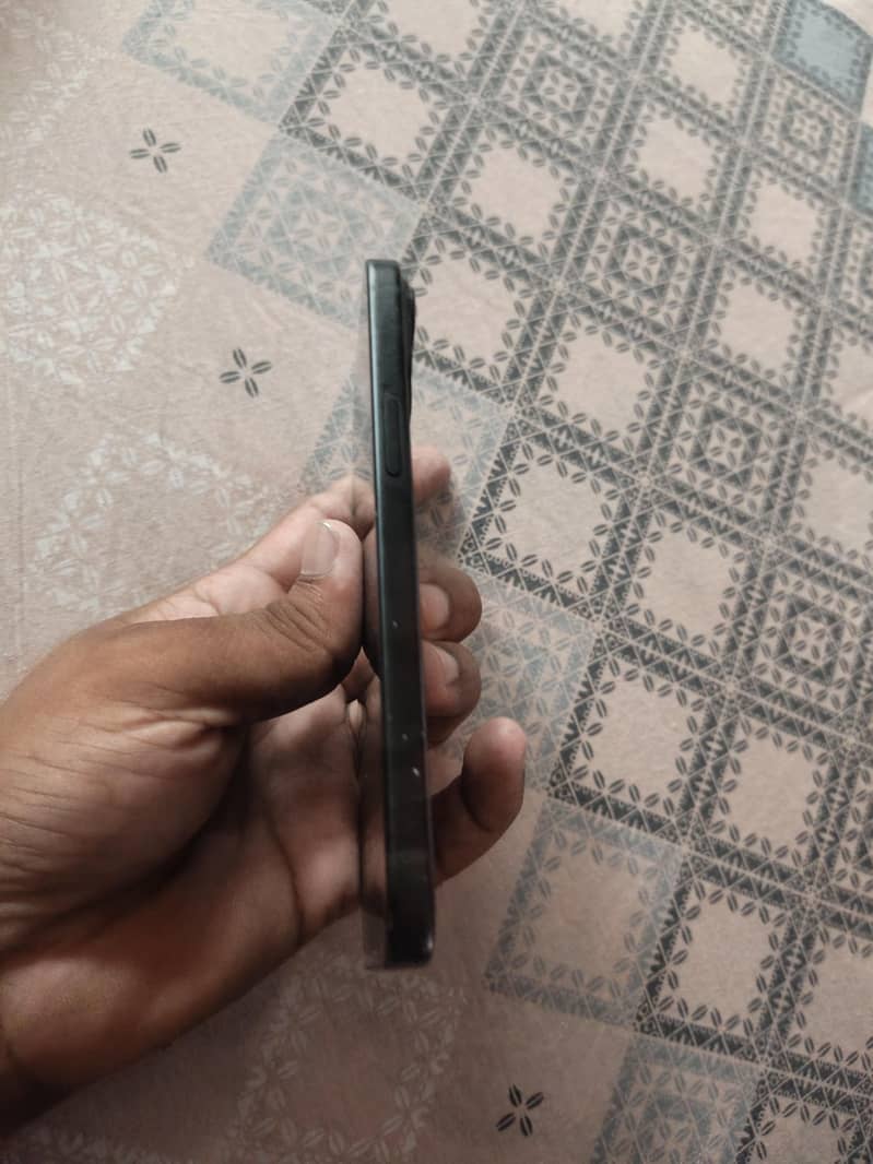 Apple iPhone 15 3
