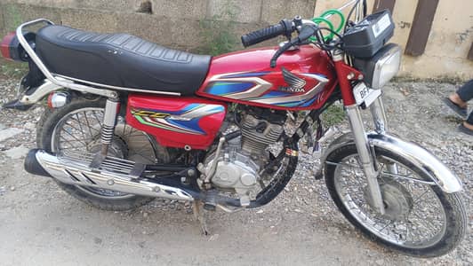 Honda 125 2022 model hy all ok hy tangi ma chuta dand hy