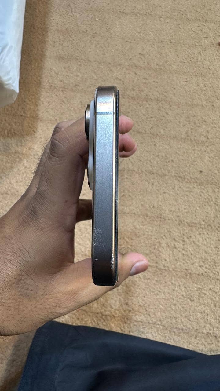 Apple iPhone 16 Pro Max 5