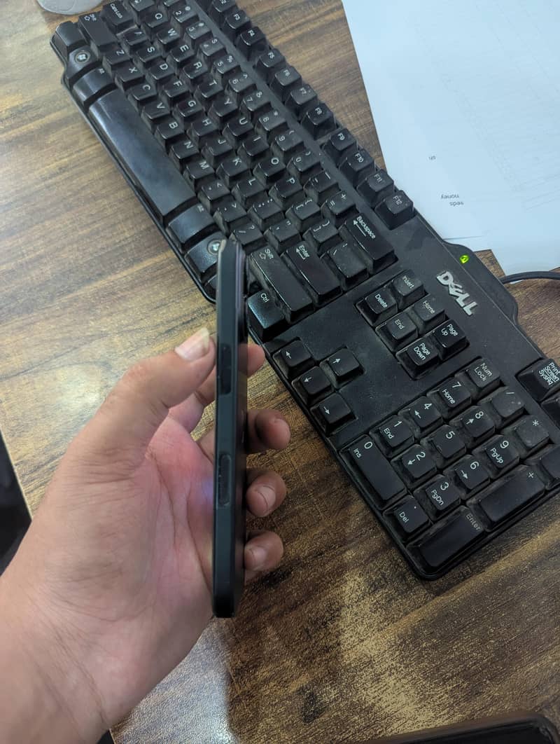 Apple iPhone 16 3