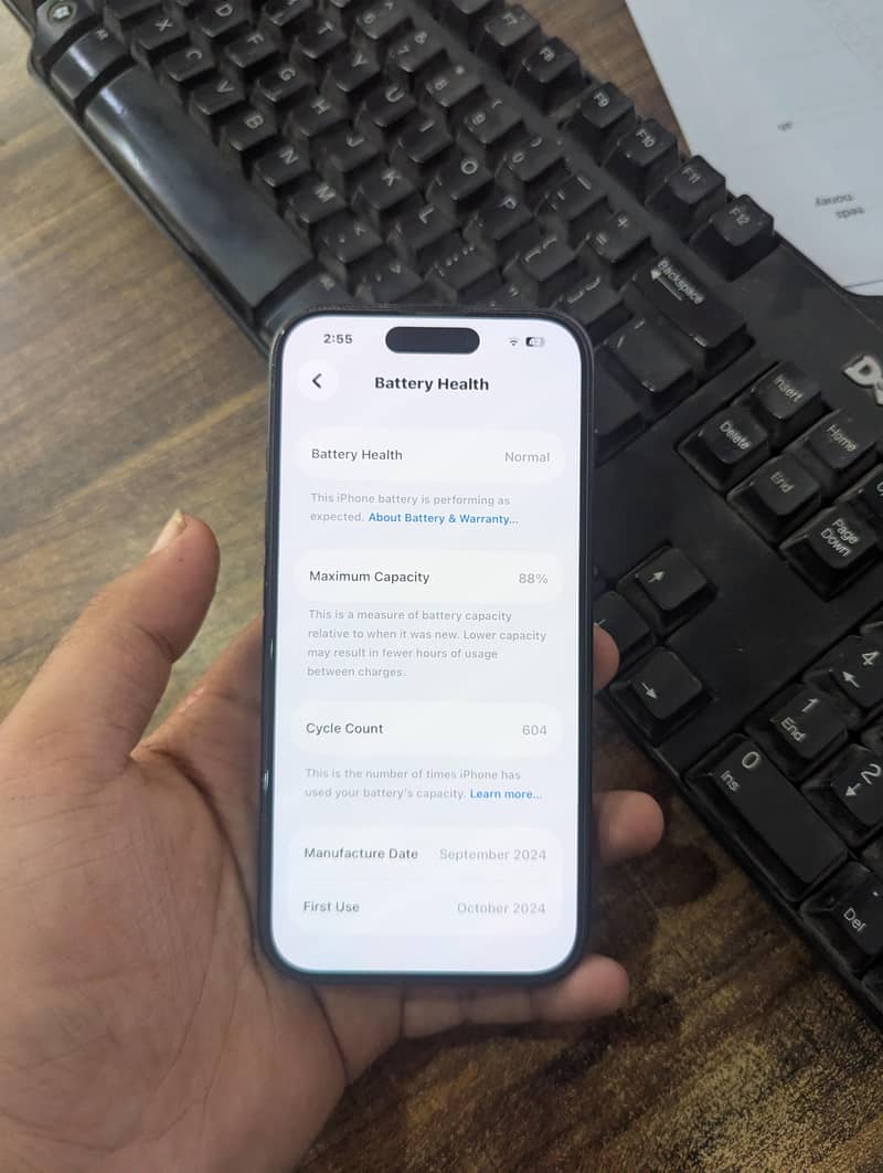 Apple iPhone 16 8