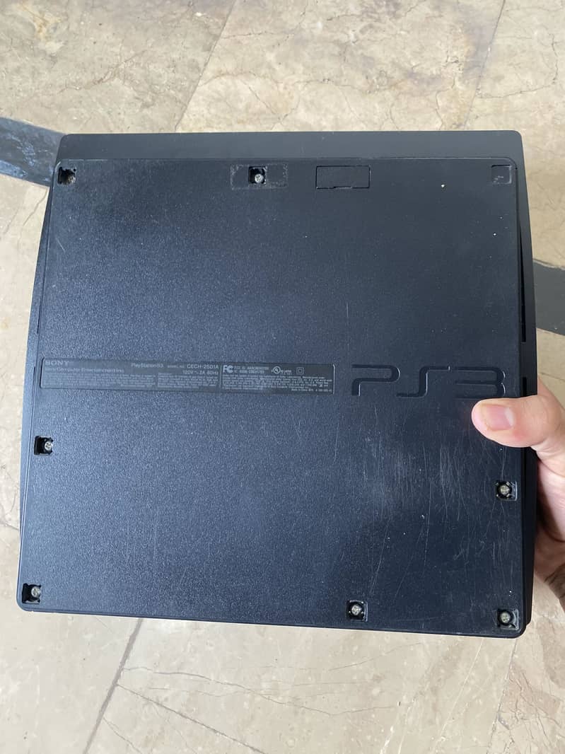 PS 3 slim 4