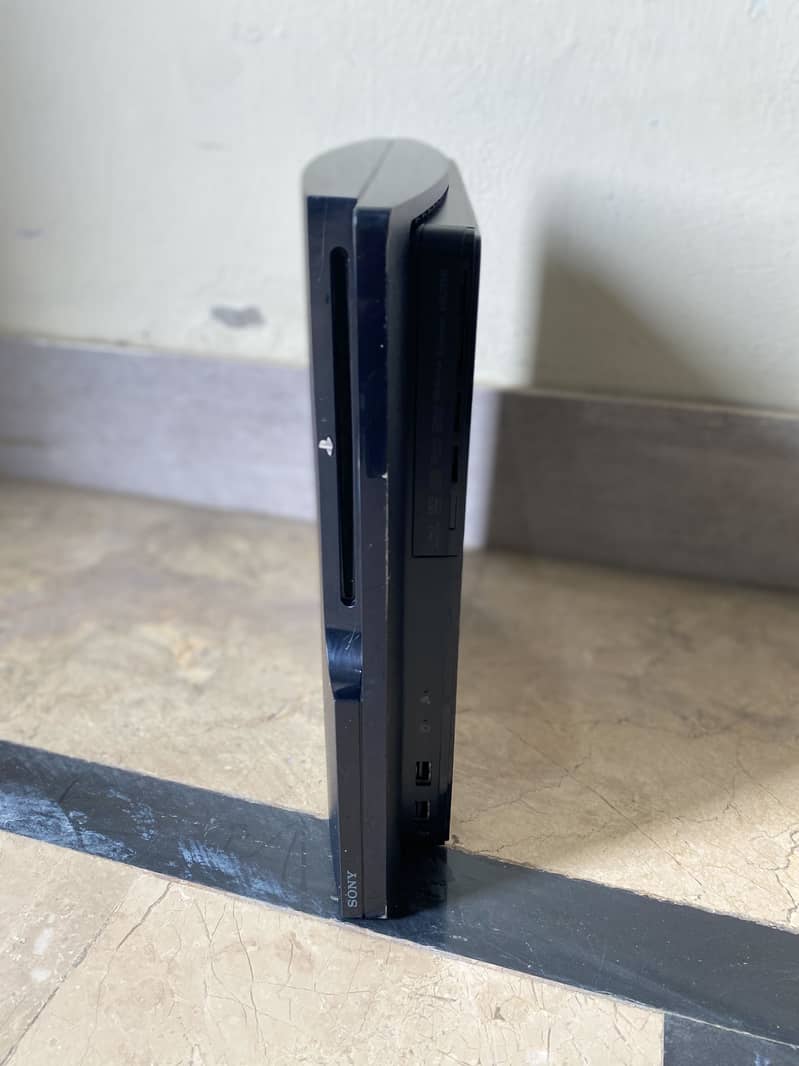 PS 3 slim 6