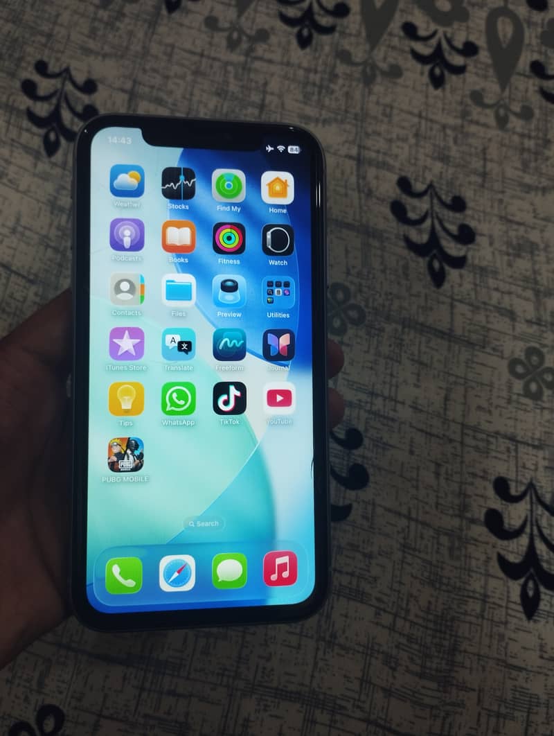 Apple iPhone 11 4