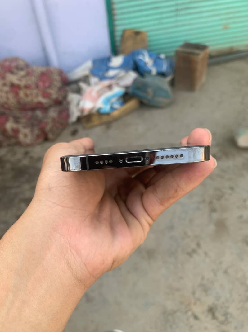 Apple iPhone 13 Pro Max 5