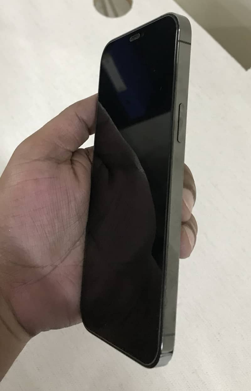 Apple iPhone 12 Pro Max 4