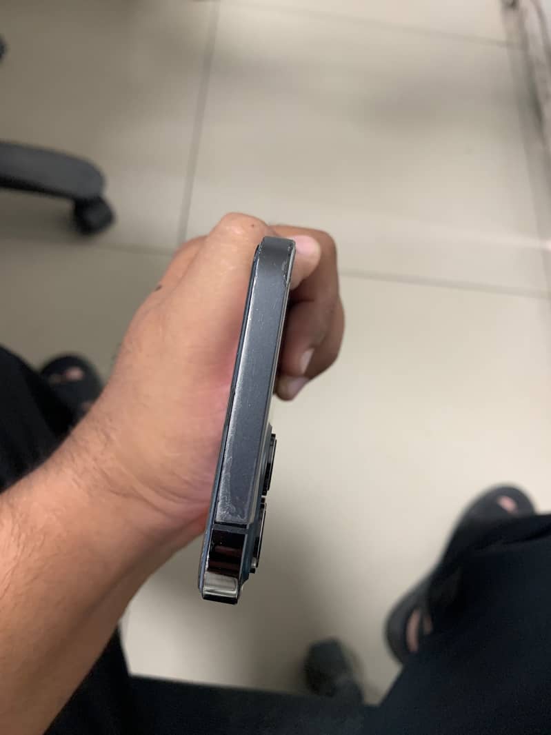 Apple iPhone 12 Pro Max 4