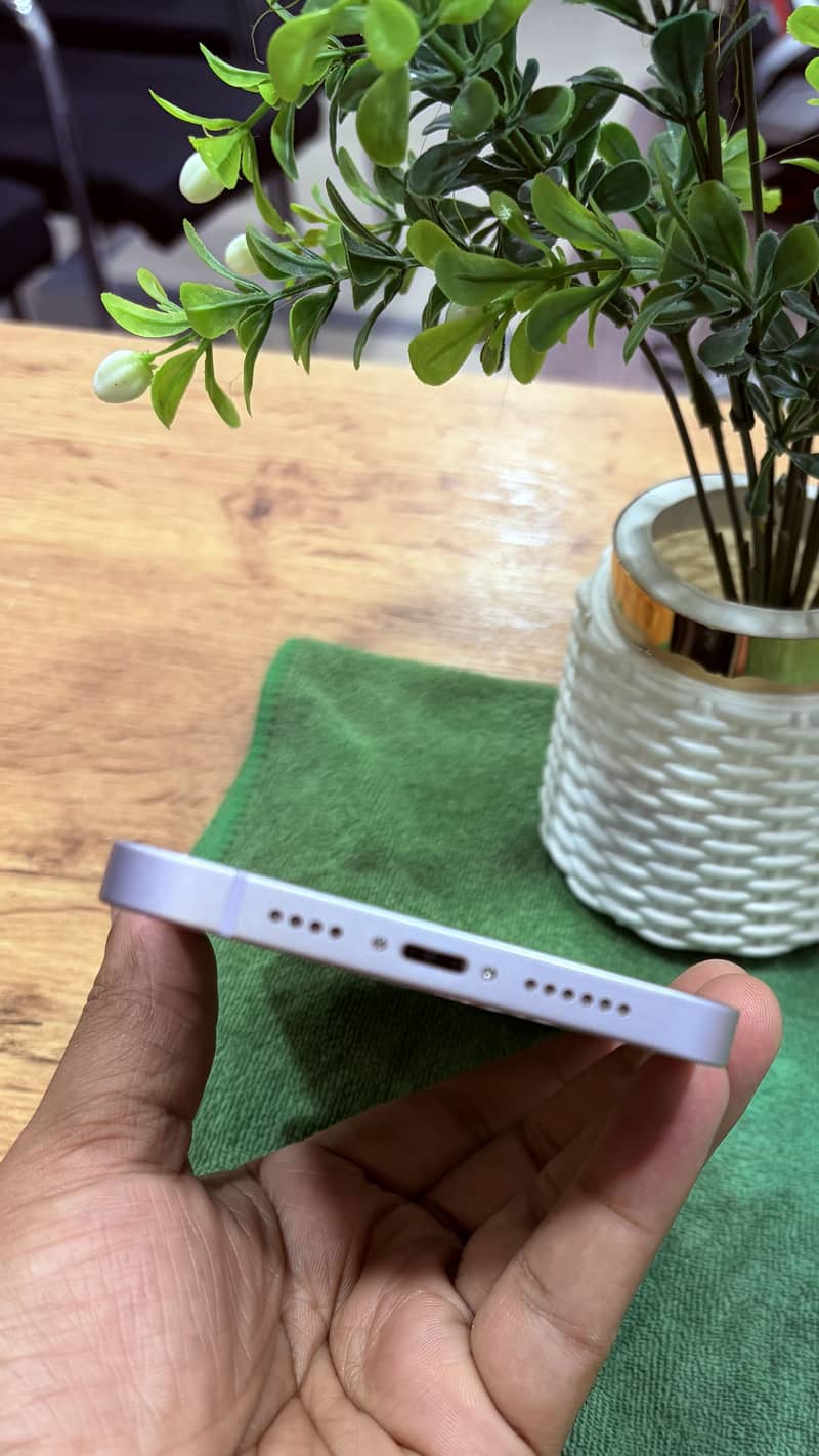 Apple iPhone 14 plus Full Sim Time 4