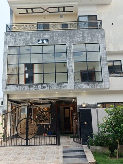 Buch Villas 7.50 marla triple story luxury house manik Block idea location 6 bed attach bath