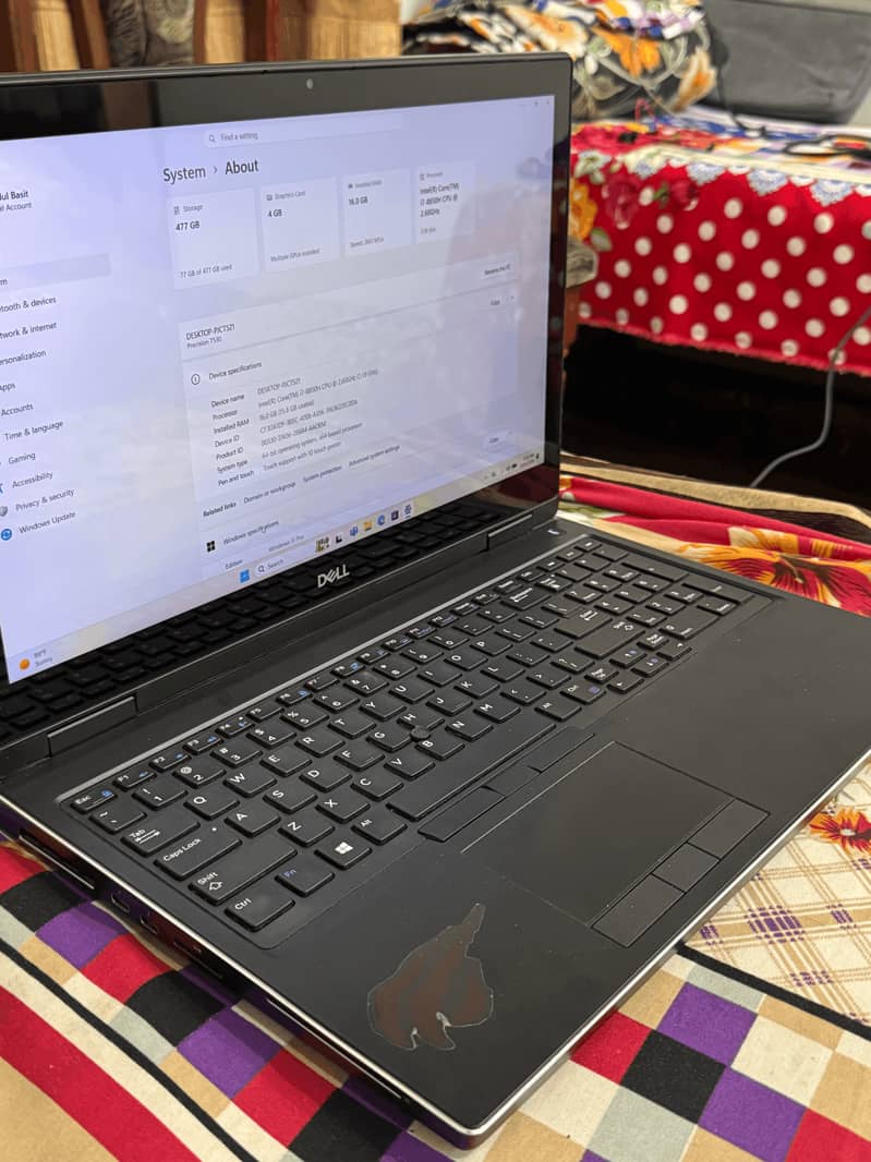 Dell Precision 7530 (Workstation) 1