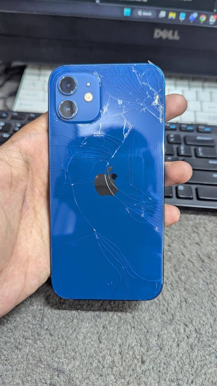 Apple iPhone 12 4