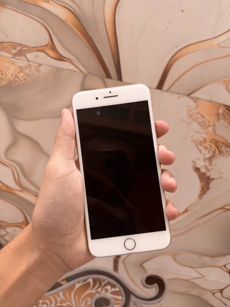 Apple iPhone 8 Plus 0