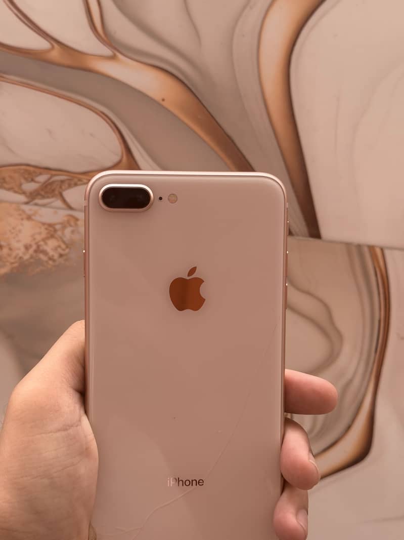 Apple iPhone 8 Plus 2