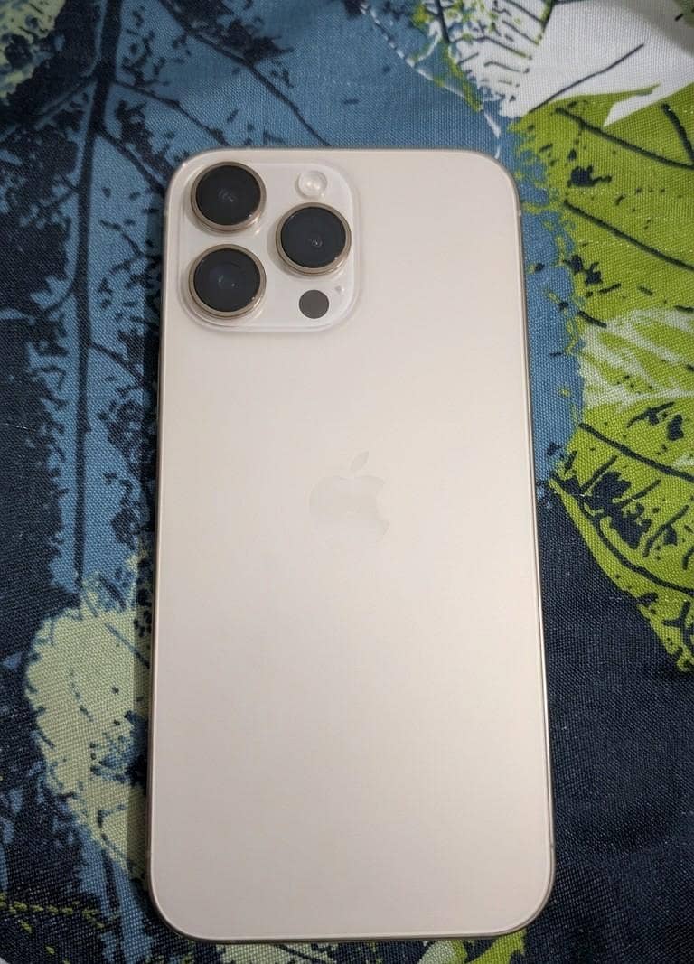 Iphone 16 Pro Max JV 1