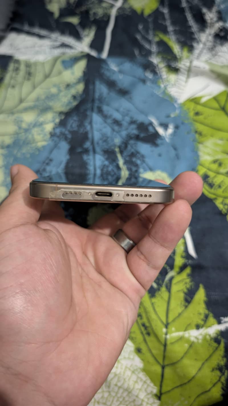Iphone 16 Pro Max JV 4