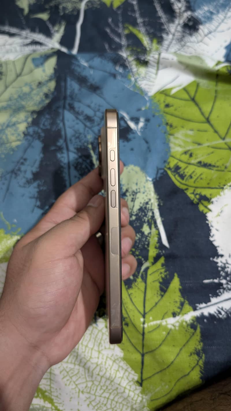Iphone 16 Pro Max JV 5