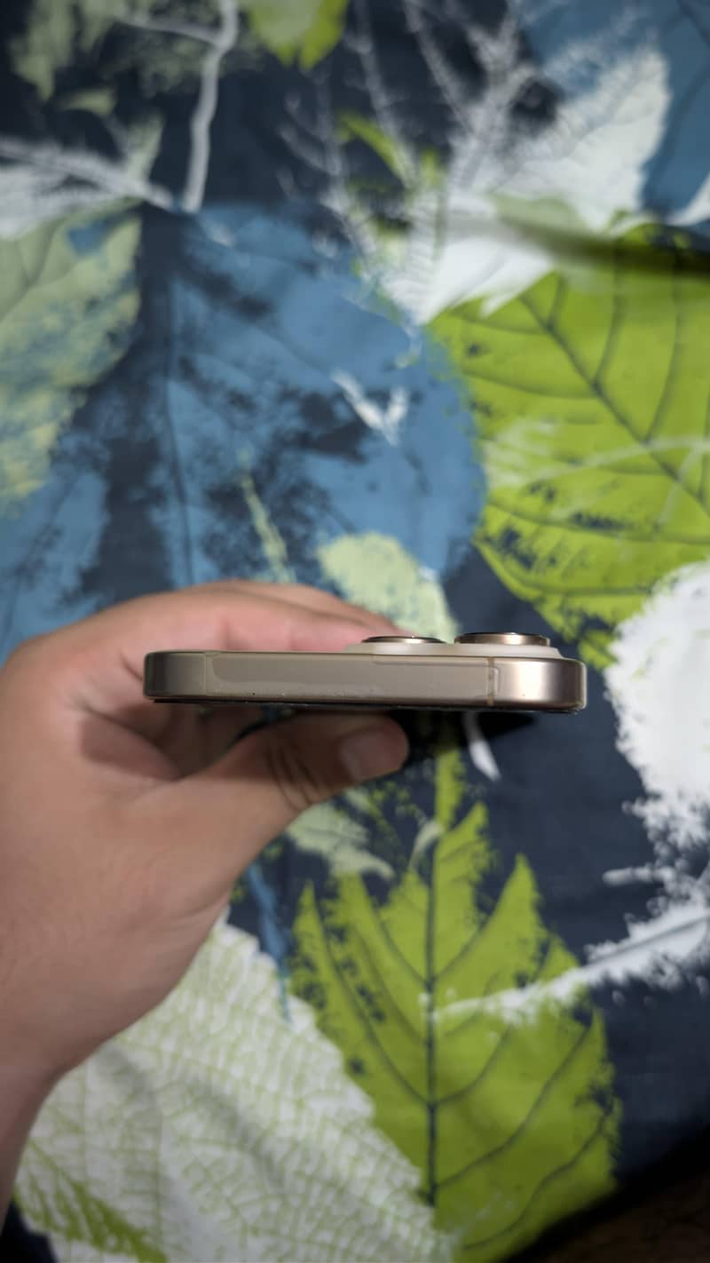 Iphone 16 Pro Max JV 6