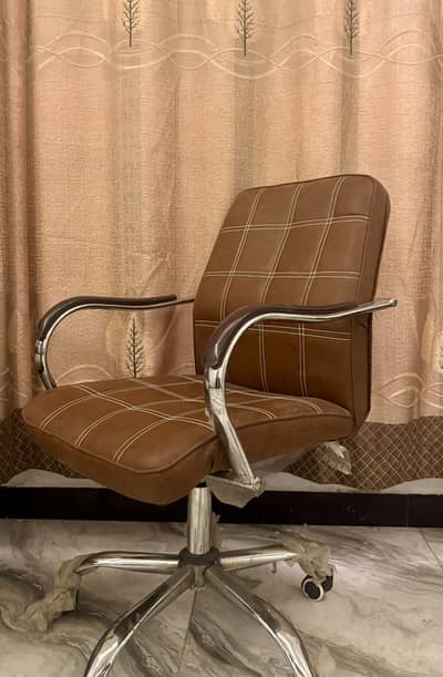 Executive Lightweight Office Chair