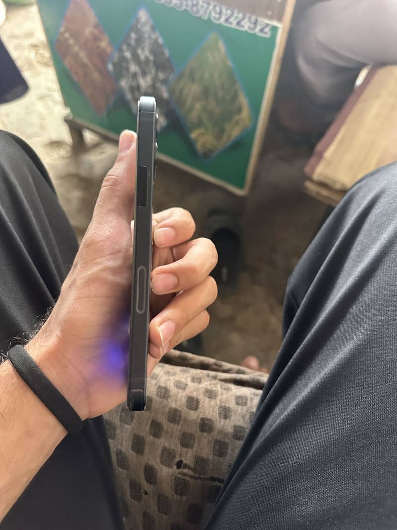 Apple iPhone 12 2