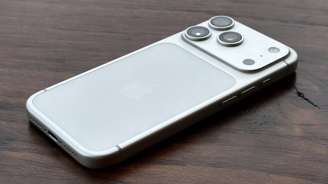 Apple iPhone 17 Pro 0