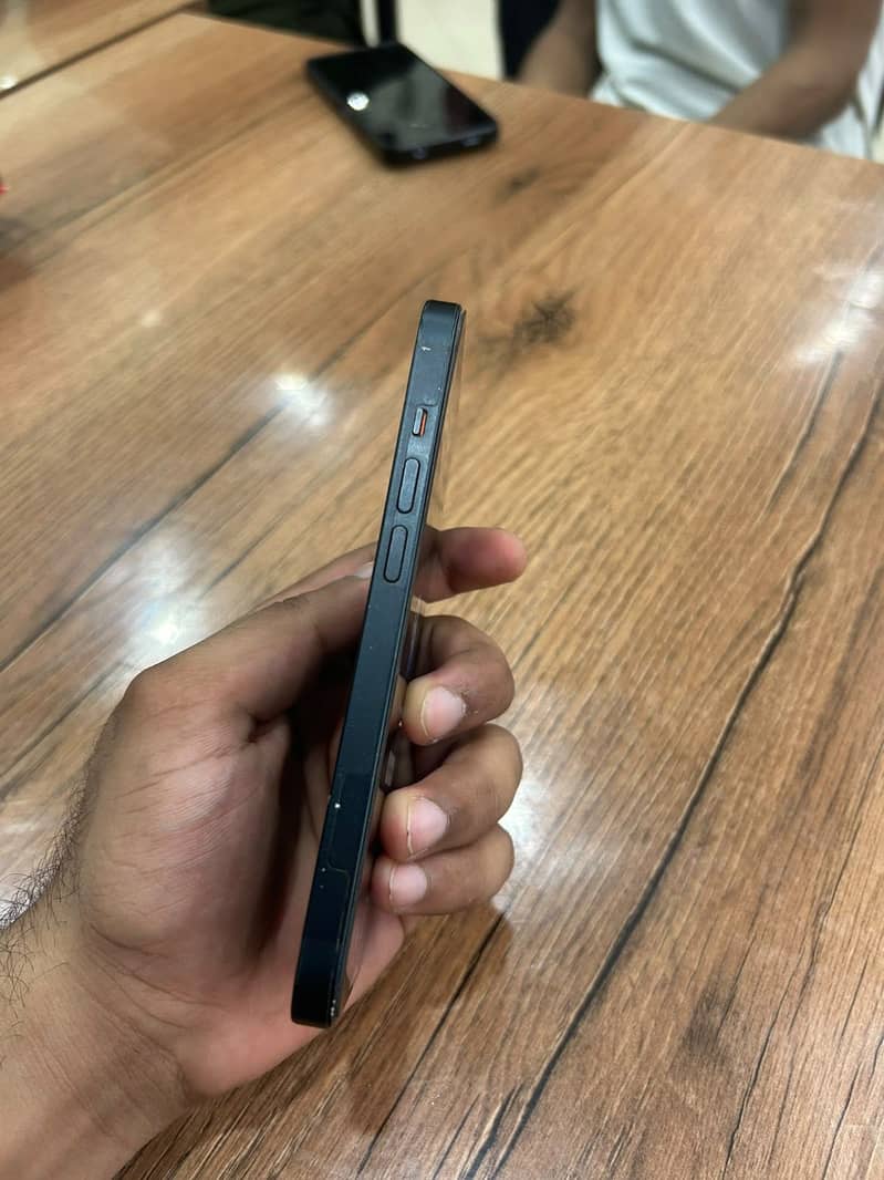 Apple iPhone 14 2