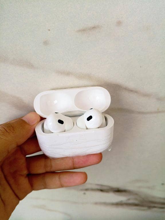 Geman Wireless Bluetooth TWS Earbuds – Premium Sound & Stylish Charging Case