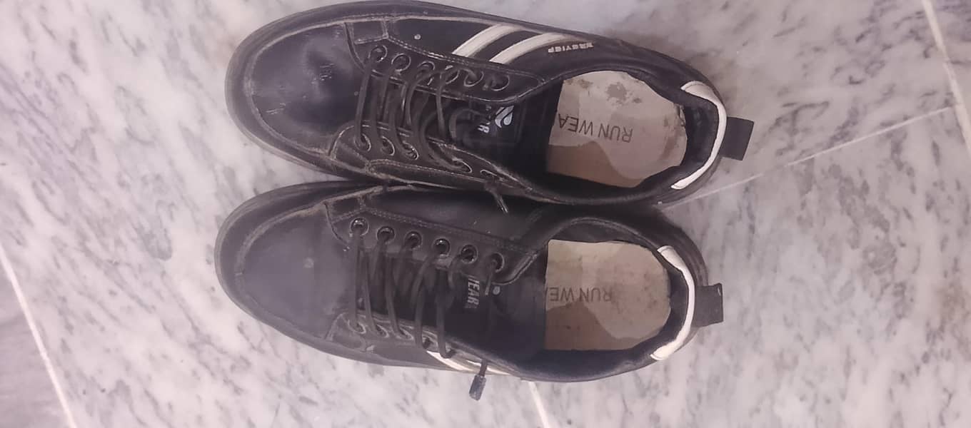 Sneakers 0